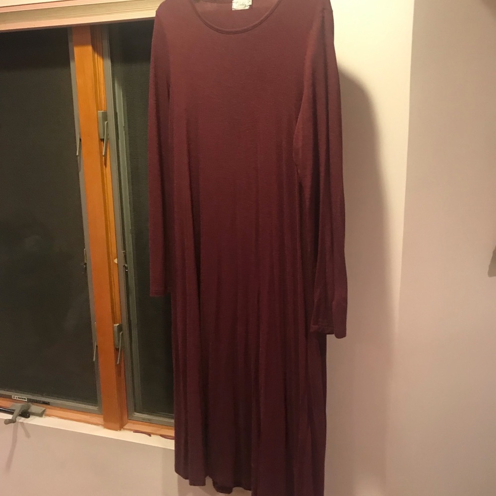 Loose fitting long sleeve red dress